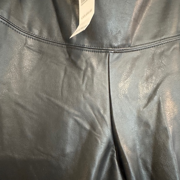 WHBM Black Faux Leather Runway Leggings - NWT Size 4 - Picture 4 of 6
